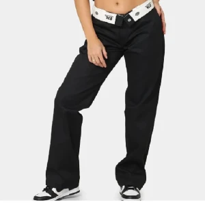 Dickies  - Svarta chinos byxor från Dickens snygga men är inte min stil längre 