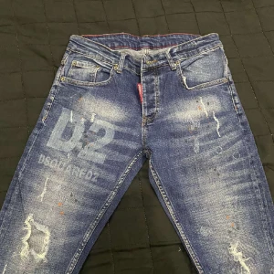 DSquared2 jeans  - Dsquared jeans, använts i några månader, fortfarande i jättebra skick. Hör av er vid frågor! 