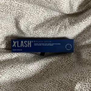 Säljer min xlash 3ml eftersom jag inte använder den. Nypris är 500 men jag säljer för 250 eftersom den inte är ny, det är ungefär 2ml kvar så mer än hälften. Ställ gärna fler frågor!❤️