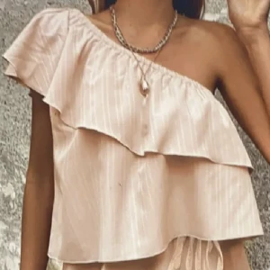 Volang topp - Rosa volang omlott topp ifrån Ginatricot passar XS-S 🫶🏽Nyskick 🫶🏽