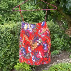 Mönstrat linne - Tunnt linne i skönt material från HM. I fint skick!