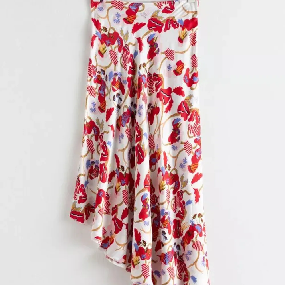 Vill köpa denna kjol från & Other stories Strl L/XL 42/44. Kjolar.
