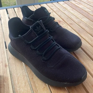 adidas Originals Tubular - Storlek 37 1/2. Gott skick, knappt använda 