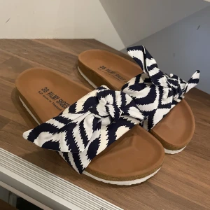 Palmy shoes  - Nästintill oanvända palmy shoes från Thailand