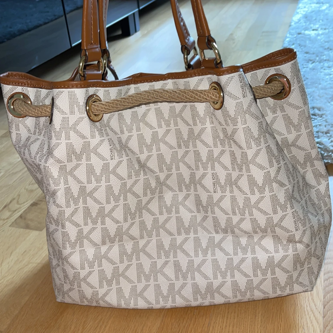 Michael Kors bag - 90
