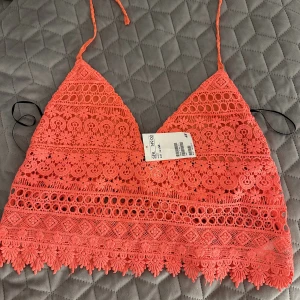 Topp - Helt oanvänd, storlek M. Perfekt nu till sommaren. 70kr 🤍