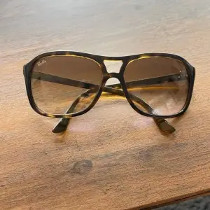 Solglasögon