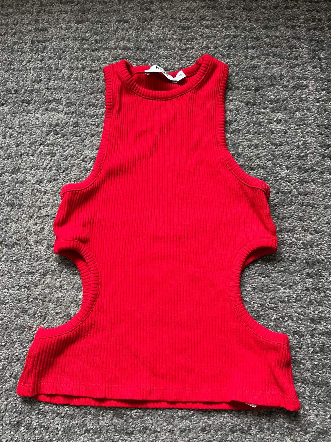 Linne med utskärning