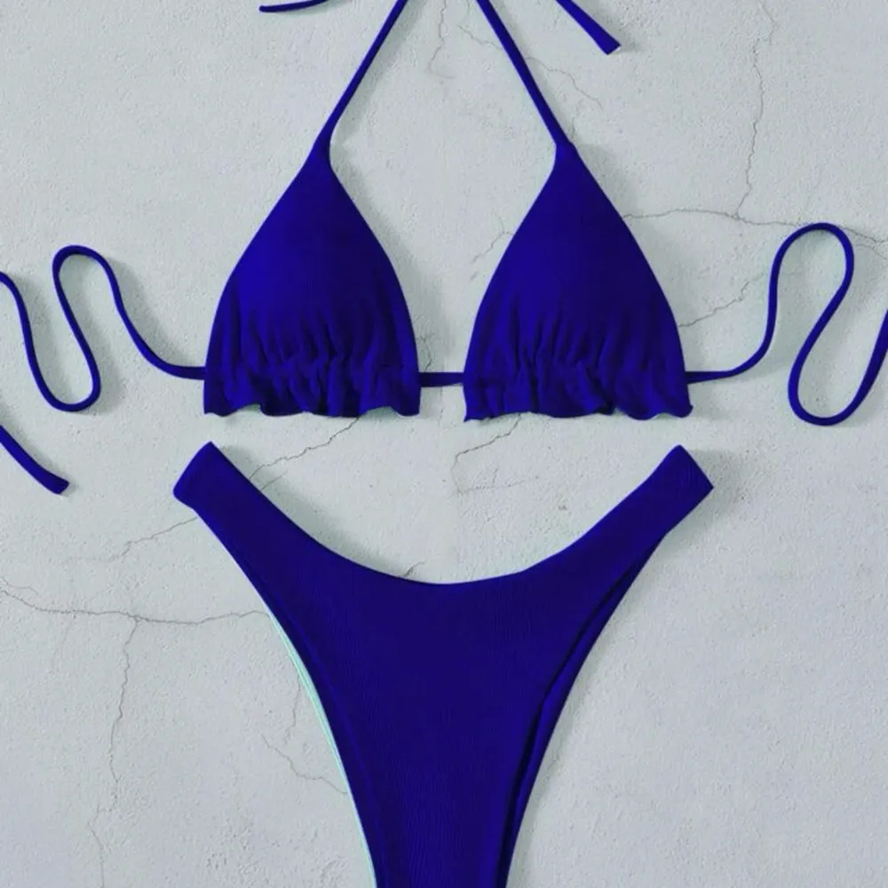 Säljer en bikini från SHEIN som ALDRIG använts, så helt ny skick💕ett helt set med både bikini underdel och bikiniöverdel. Övrigt.