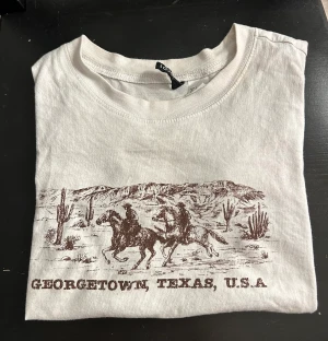 T-shirt - Bomulls t-shirt med tryck ifrån h&m 🍂