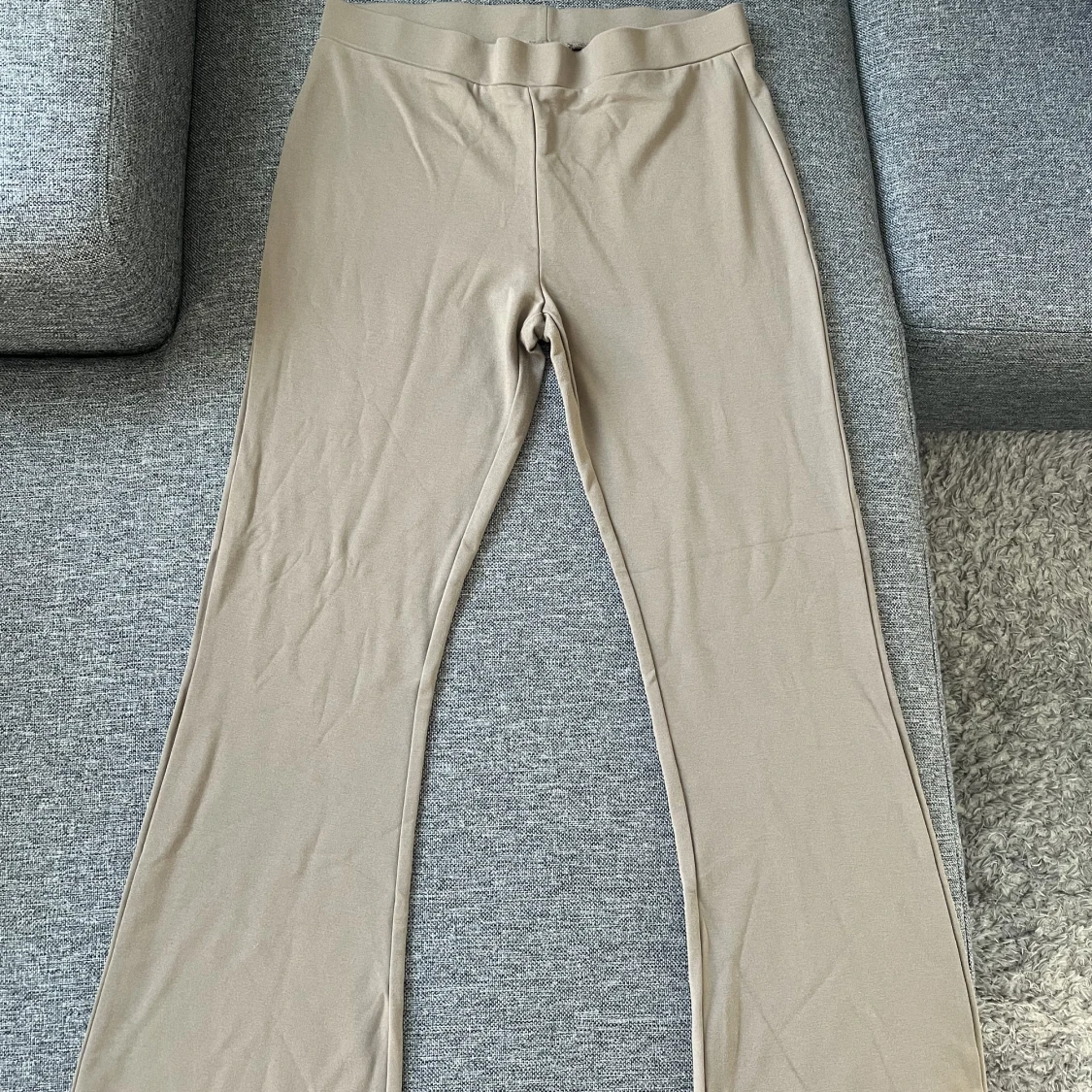 Brun beiga utsvängda bootcut leggings  - 91
