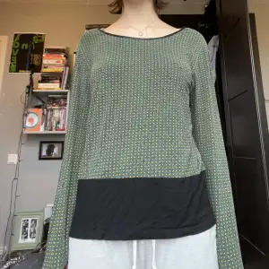 Grön långärmad tröja 