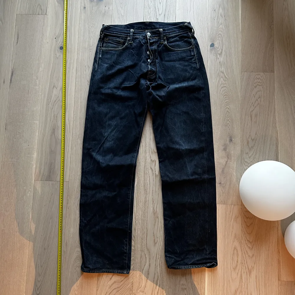 Vintage Evisu Jeans i riktigt bra skick. Storlek 32. Sitter stort och är långa. Jeans & Byxor.