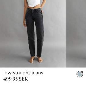 Säljer mina ”low straight jeans” från Ginatricot i färgen offblack. Storlek 36, använd endast ett fåtal gånger🍂🫶🏼