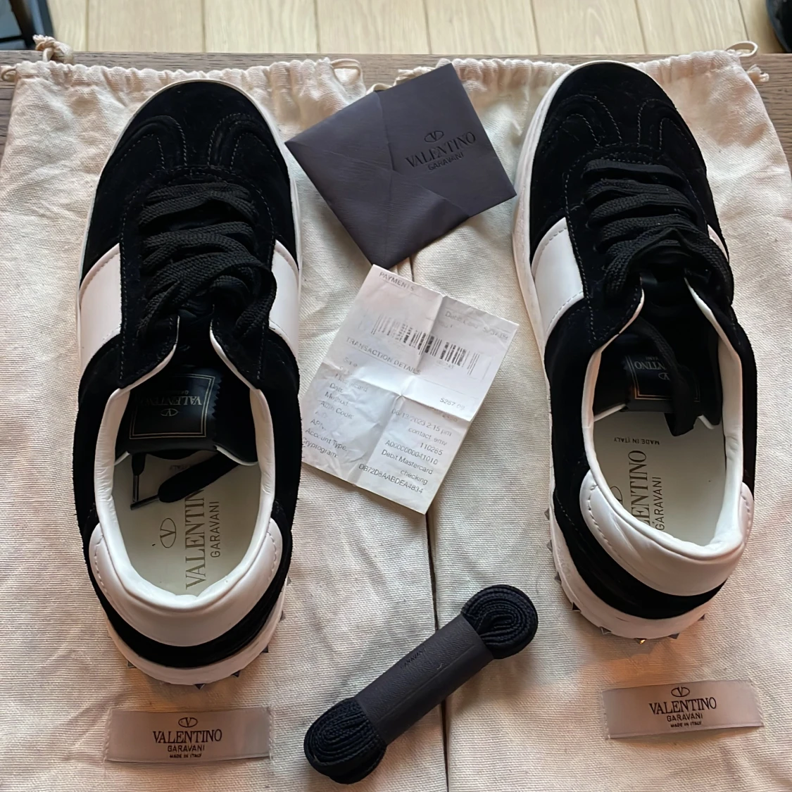 Valentino - fri frakt 