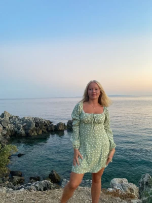 Klänning - Super fin klänning från SHEIN!! 