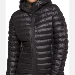 Dunjacka - Dunjacka från Everest, nästan helt oanvänd 10/10 skick. Skriv vid andra frågor