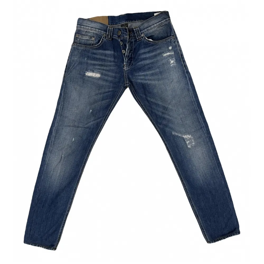 Perfekta till hösten är dessa Dondup jeans i storlek 31! Pris 699kr Skick 9/10. Jeans & Byxor.