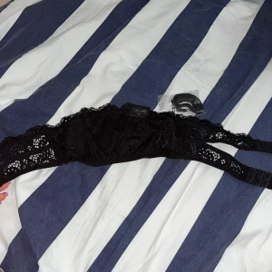 Spetstopp - En ny bh topp som är helt använd (se prislapp sista bilden). Är i storlek xs. Köparen står för frakten ❤️