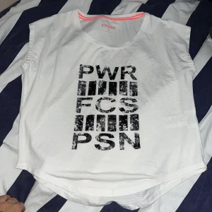 Gymtröja - Är i storlek S. Köparen står för frakten ❤️