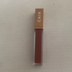 Caia läppstift  - Jag har nog alldrig använt denna, fick den i födelsedagspresent. Den heter unique angel 