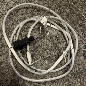 Ledlight  - Använder aldrig längre. Den lyser jätte starkt och bra 