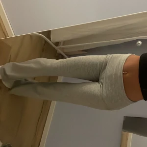 Yoga Pants - Ribbade yoga pants från aimn som man viker ner, använda en gång, strl XS. 😄