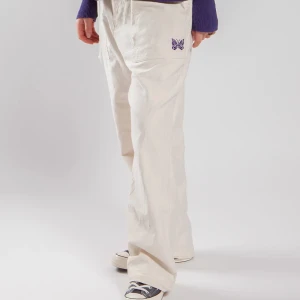 Needles Byxor - Skiitsnygga Needles byxor i sjukt bra kvalité.  Köpt på Nitty Gritty för ett tag sen och har nog använt 2-3ggr sen dess, nypris runt 2500kr.  Hör av er vid frågor! :)