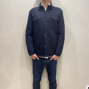 Jacka Hampton Republic  - Hej! Säljer nu min jacka från märket Hampton Republic, storlek S och är i använt skick. Hör gärna av dig om du har frågor eller funderingar kring varan!