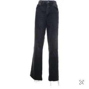 Perfect Jeans Gina Tricot - Perfect jeans fina tricot svarta köpta för 300 på sellpy! För långa för mig tyvärr 