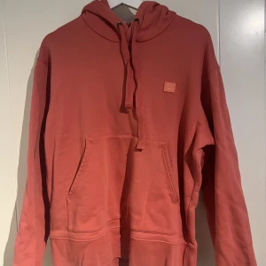 Acne studios hoodie  - Säljer min acne hoodie då jag aldrig får den till användning! Använd Max 4 gånger! Väldigt fint skick o inga märke eller något!  