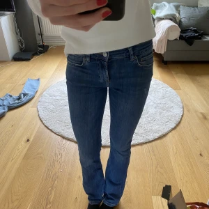 Zara jeans lågmidjade - Använda fåtal gånger i fint skick 🤍