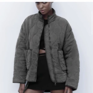 Zara jacka - Som ny, stl S💗