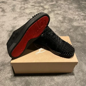 Christian Louboutin  - Skick 9/10 knappt använda. Köpta från Mytheresa, pris kan diskuteras! Inga byten!