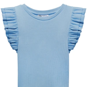 toppar från zara - säljer dom här topparna från zara + en vit🤍 man kan köpa alla 4 för 200kr eller 1 för 60kr🤍