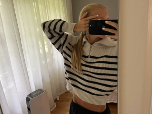 Stickad tröja  - Säljer denna as snygga stickade tröja från zara 😍(strlk 152/xs) köpare betalar frakt 