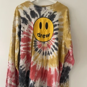 Drew house tröja - Justin Biebers märke drew house, skriv för mer info. Priset är inte hugget i sten!