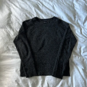 grå stickad tröja - grå stickad tröja från vero moda i strlk xs. inga tecken på användning. 