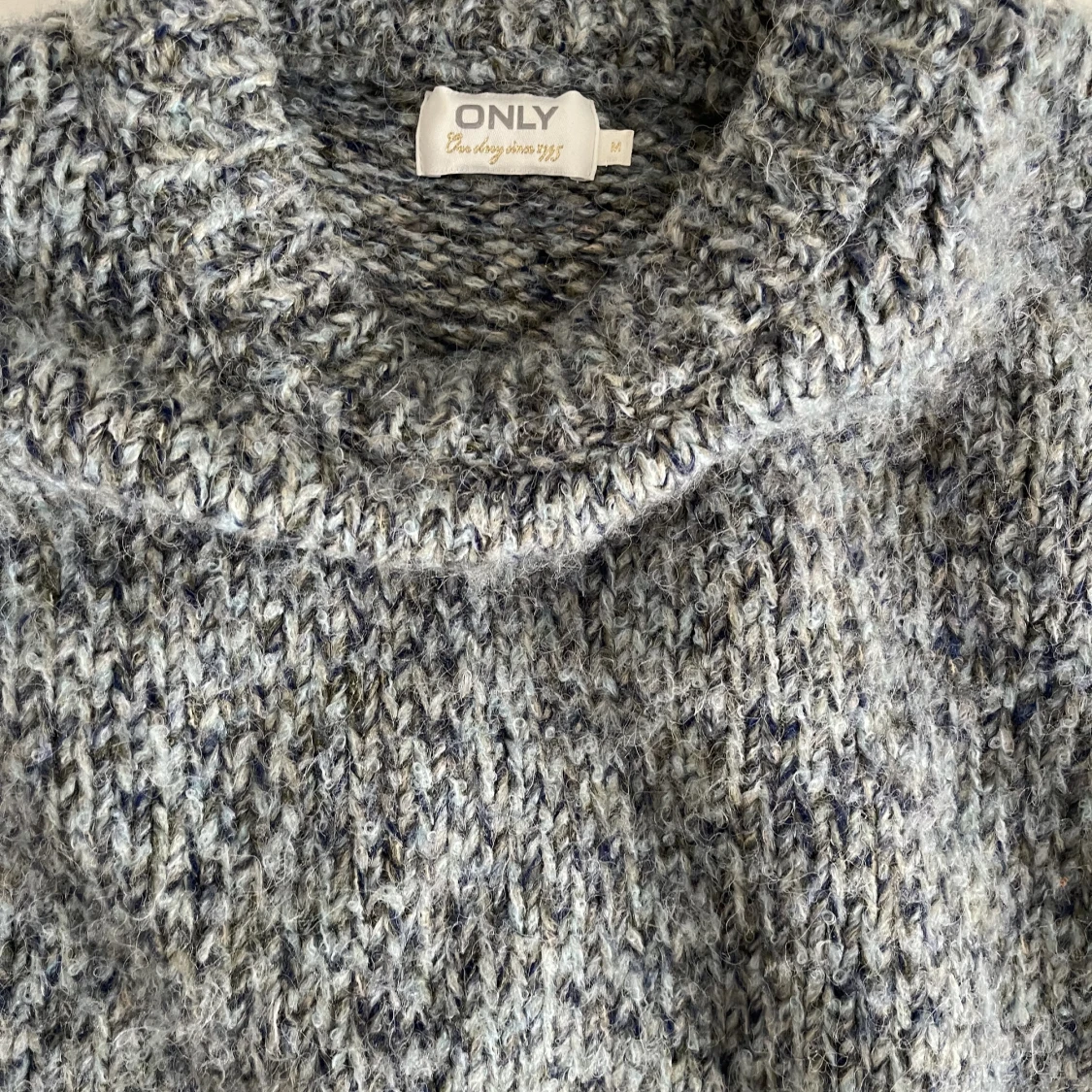 Blå stickad tröja - 90