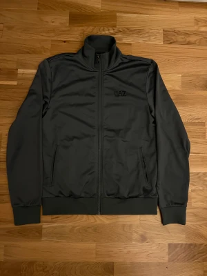 EA7 set  - EA7 set  Kofta  Byxor Stl: S Riktigt bra skick