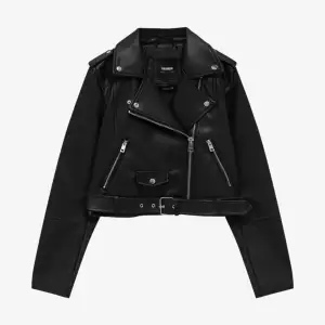 Black leather jacket cropped. Size L. I usually wear size xs. Jacket itself runs small in size.