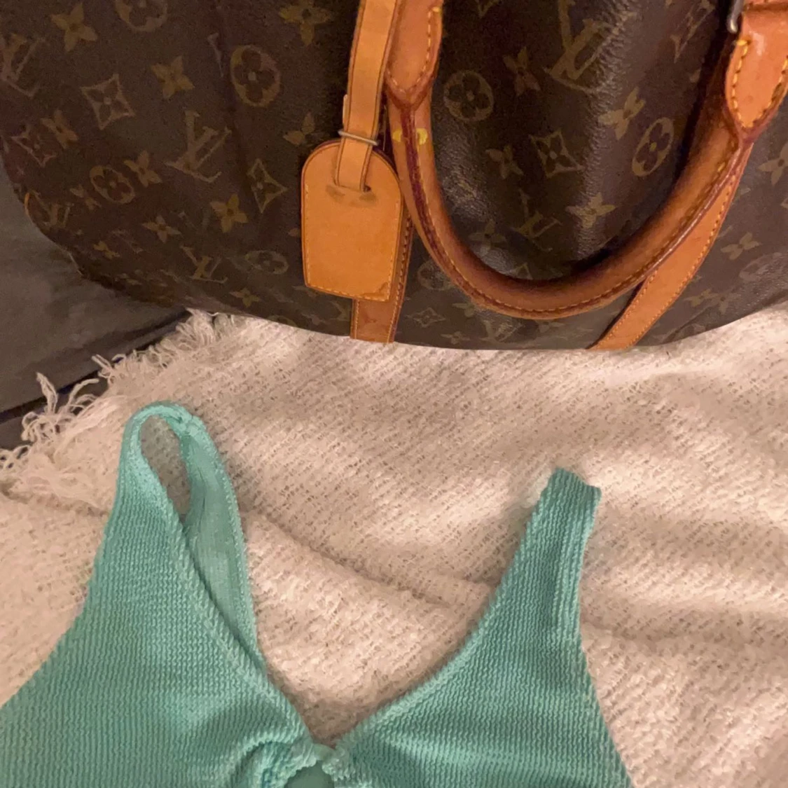 Två bikinitoppar! - 90