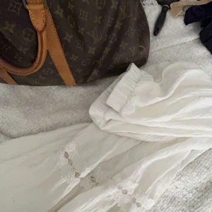 Lång vit kjol!  - Super härlig!