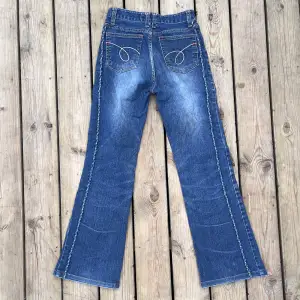 Fina jeans men fin wash Midjemått 30cm Innerbens längden 68cm Ytterbenslängd 90cm