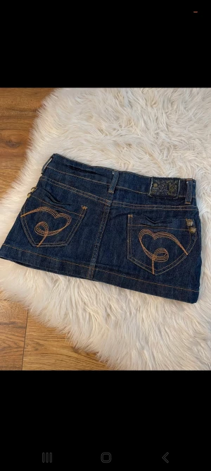 Sötaste mini kjolen - Snyggaste minikjolen någonsin, lågmidjad me snyggaste fickorna