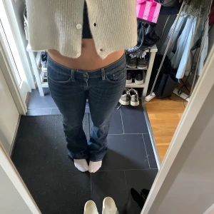 Low Waist jeans - Low waist jeans från G-star, i storlek 28/32, väldigt fint skick. Knappt använda. Köpta för 500kr. 