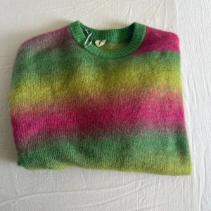 Stickad Tröja - Köpt från Arket, inte för varm för sommaren 🌷