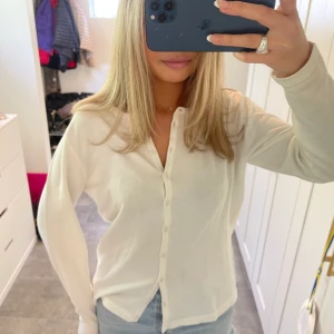 Kofta  - Söt kofta med knappar från Saint Tropez🌸🌸