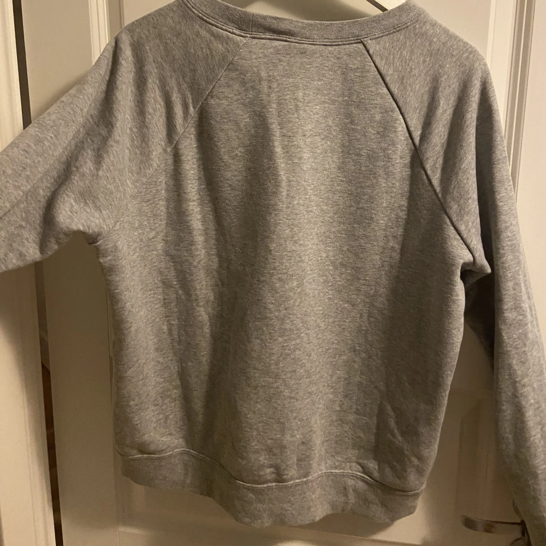 Grå Nike sweatshirt  - 90