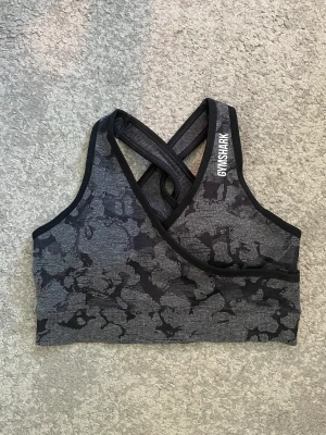 Gymshark Sport-bh - Säljer denna super fina sport-bh ifrån Gymshark!! Super bra skick, knappt använd.